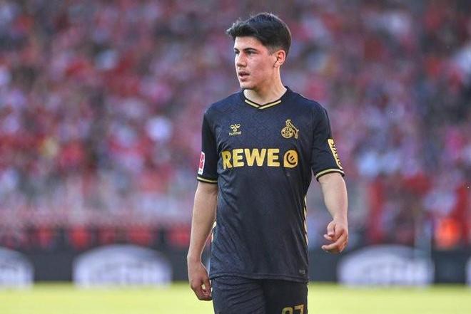德天空披露：科隆正式放弃买断费利佩·查韦斯，球员将重返拜仁慕尼黑，此前双方曾就转会事宜展开多轮谈判